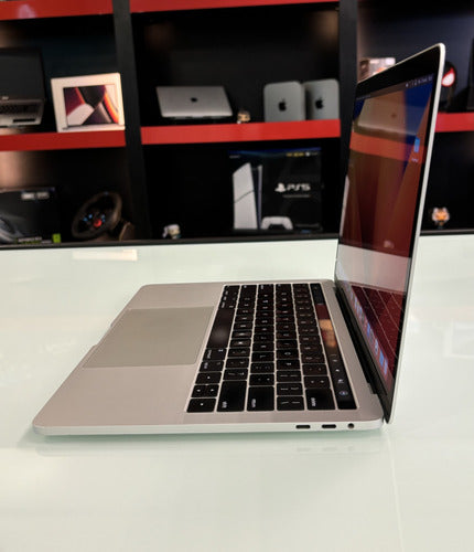 MacBook Pro A1706 - 2017 - I7 - 16GB/512GB - Prata