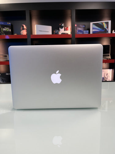 Macbook Air A1466 - 2015 - I7 - 8gb/256gb - Prata Prateado