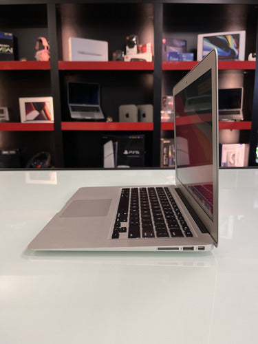 Macbook Air A1466 - 2014 - I5 - 4gb/256gb - Prata Prateado