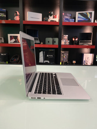 Macbook Air A1466 - 2015 - I7 - 8gb/256gb - Prata Prateado