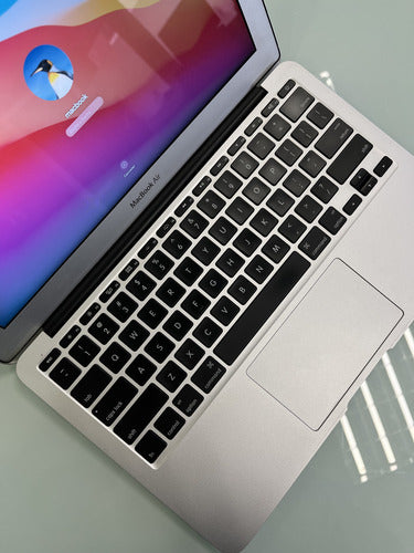 Macbook Air A1465 - 2015 - I5 - 4gb/128gb - Prata Prateado