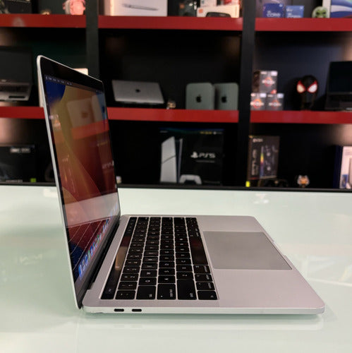 MacBook Pro A1706 - 2017 - I7 - 16GB/512GB - Prata
